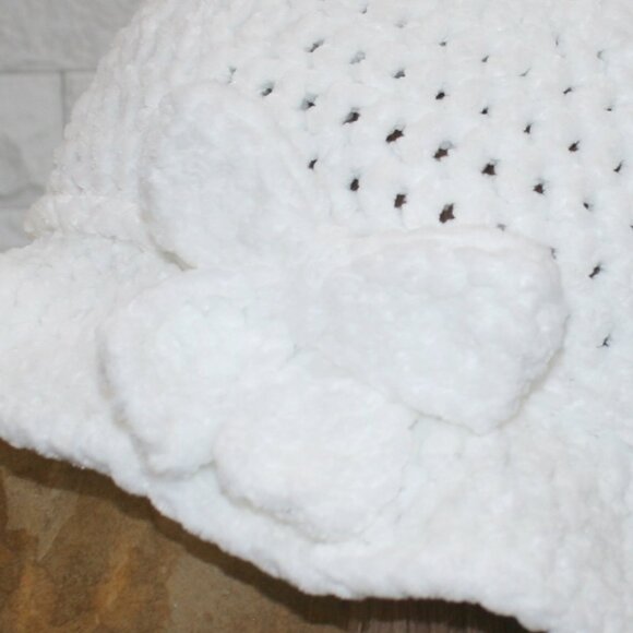 HAND CRAFTED Hat Crochet Bucket Chenille Floppy Wide Brim White Cloud Dancer - Picture 6 of 12
